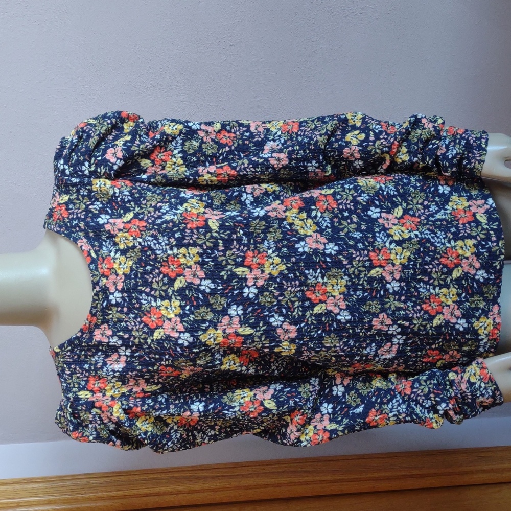 Loft puffed shoulder stretchy floral top